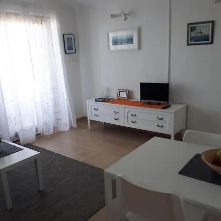 Tonka Apartament *